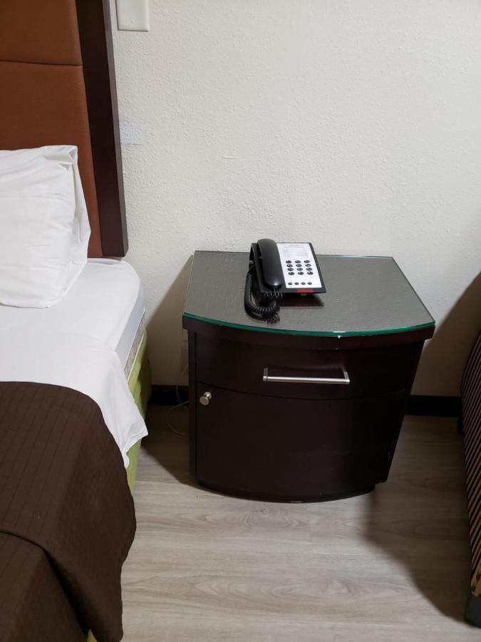 Value Inn & Suites Salina Esterno foto